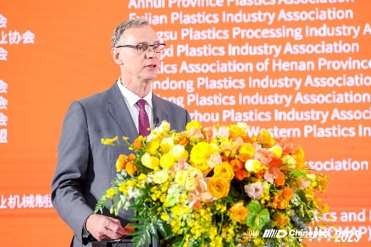 一張含有 文字 的圖片自動產生的描述